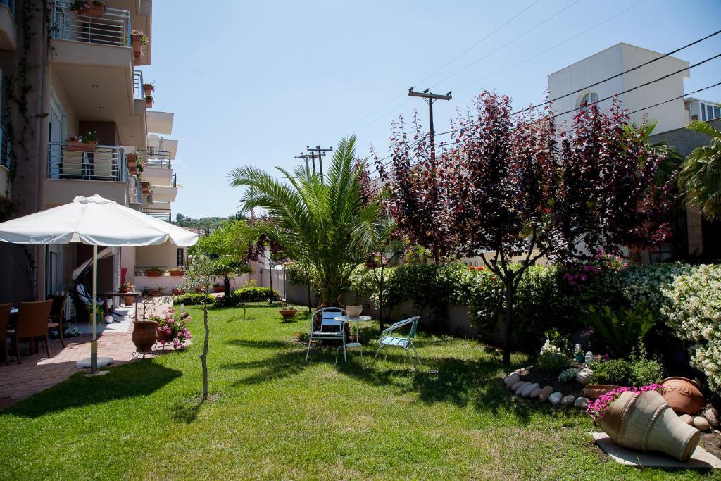 Apartments Eleni 4 Seasons Ханиоти Экстерьер фото