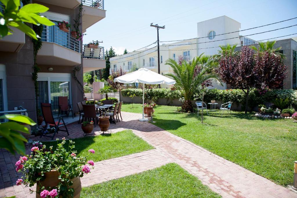 Apartments Eleni 4 Seasons Ханиоти Экстерьер фото